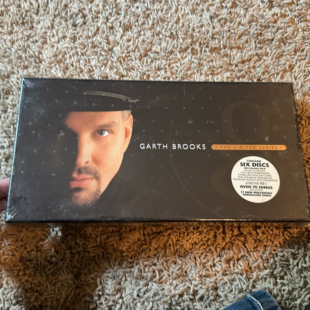 Garth Brooks – The Limited Series (6-Disc CD Box Set) – NEW & SEALED!